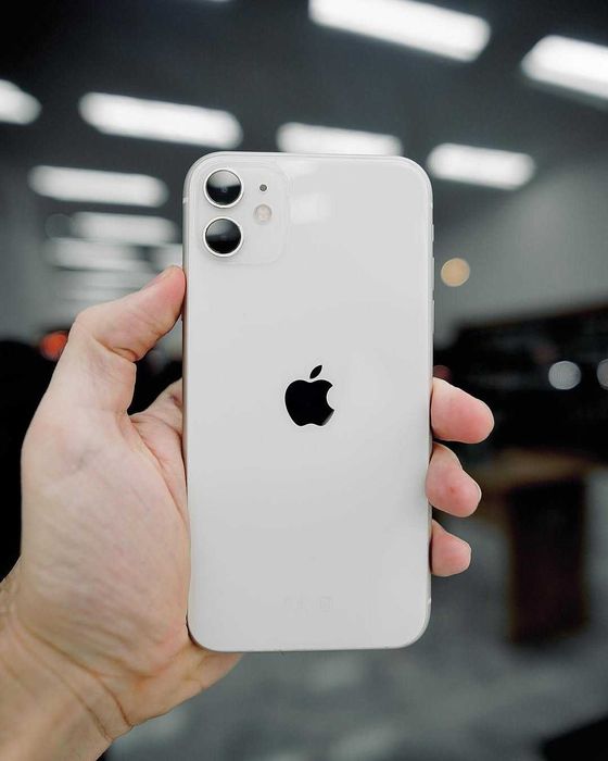 iPhone 11  64GB Белый Идеальный