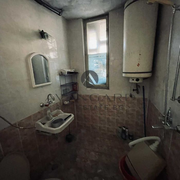 Продава се Тристаен апартамент в Пловдив, Кючук Париж - 101 кв.м за 1395 €/кв.м - Снимка #7