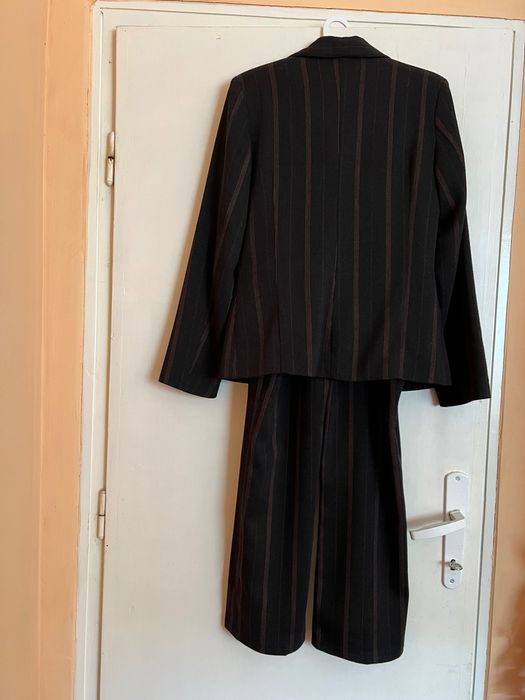 Дамски костюм - сако и панталон