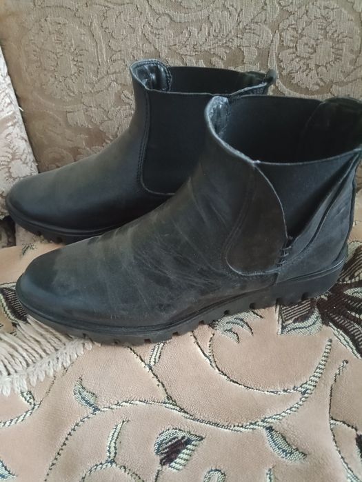 Продажа срочно обувь
