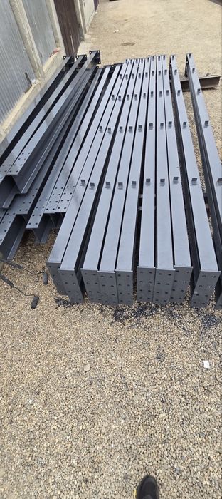 Vand structura metalica se poate oferi si montajul
