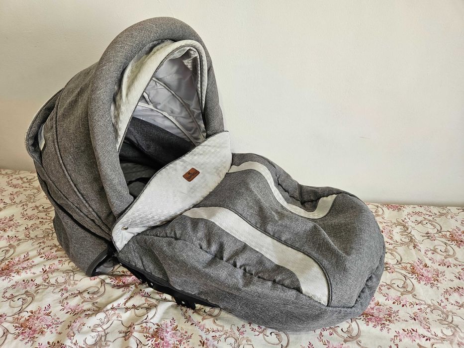 Бебешка количка Lorelli Mia 3 в 1