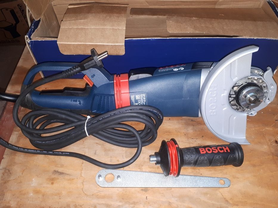 Нов Ъглошлайф BOSCH GWS 24-180 LVI