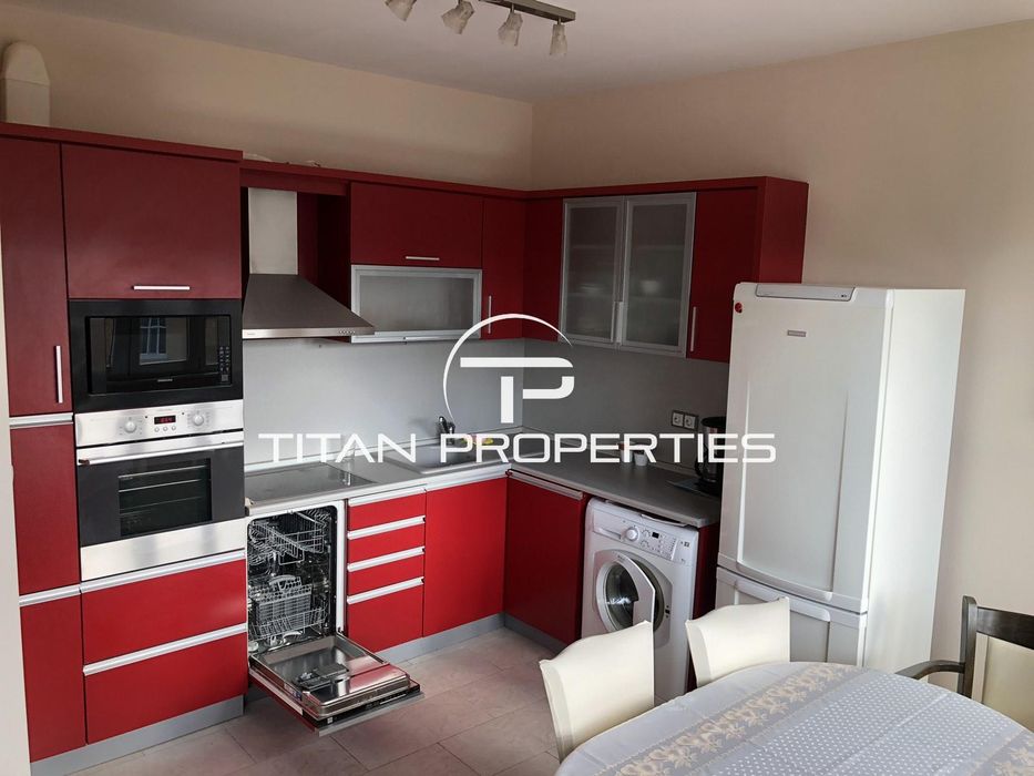 Дава се под наем Двустаен апартамент в Бургас, Център - 65 кв.м за 459 € - Снимка #3