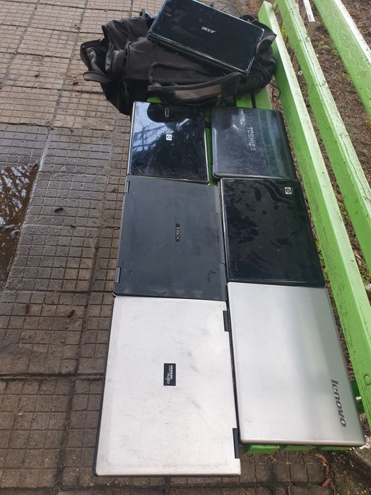 Лот лаптопи за ремонт и части.