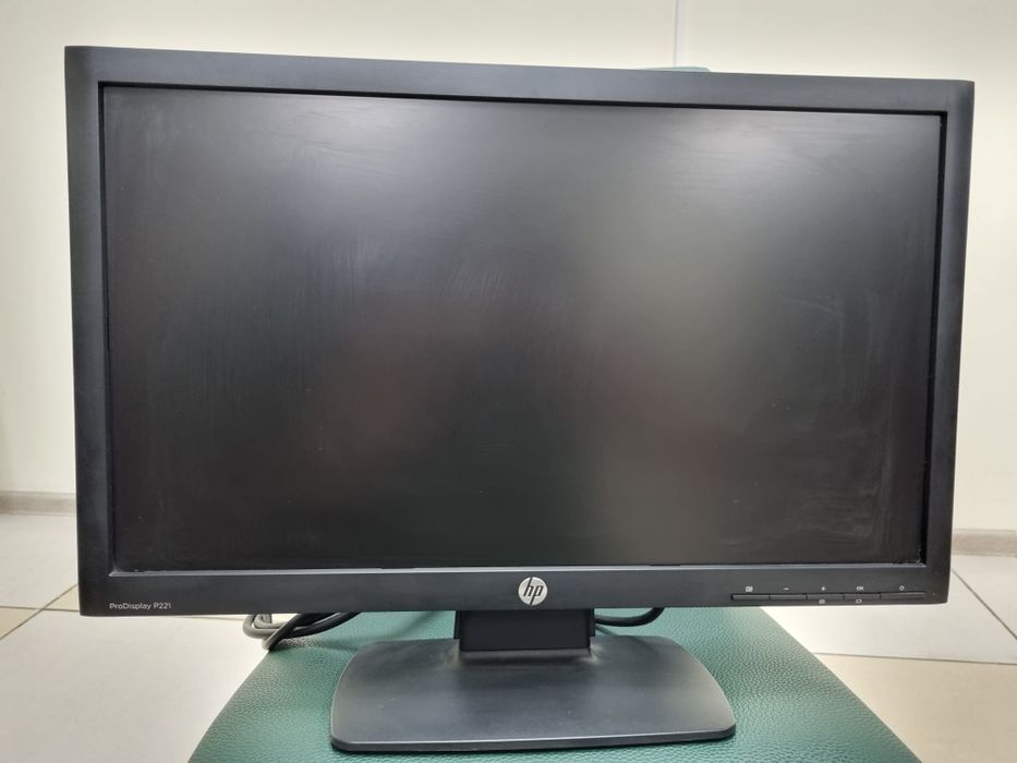 Samsung LED монитор 22" для дома и офиса