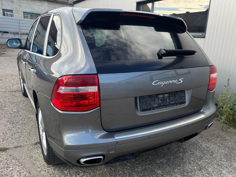 Porsche Cayenne S - doar pentru piese