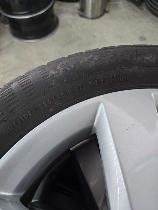 4 Броя 225/50/17 Continental 2x7mm 2x6,2mm