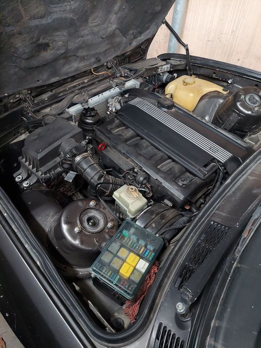 Продам BMW e30 1984 года