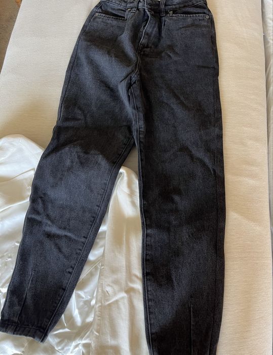 Тъмен деним в цвят графитено черно