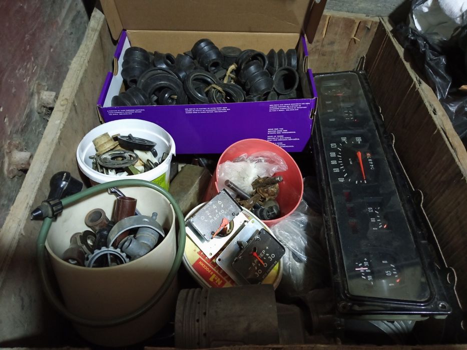 Запчасти от автомобиля Волга возможно торг