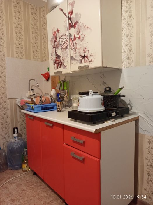 Кухонный гарнитура сатылады