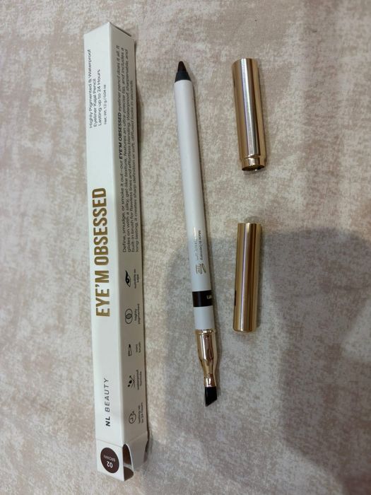 Nl beauty молив за очи 02