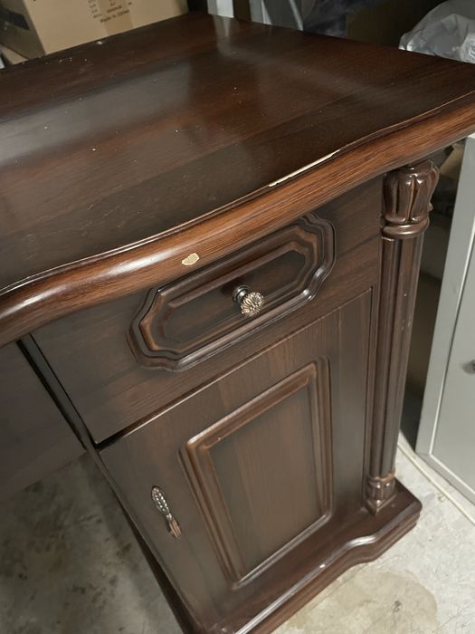 Oglinda cu masuta de machiaj