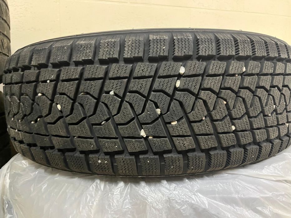 Продам зимние шина Triangle r20 СРОЧНО!!!