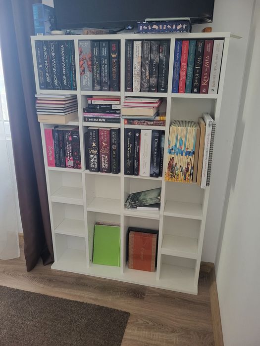 Библиотека с подвижни рафтове