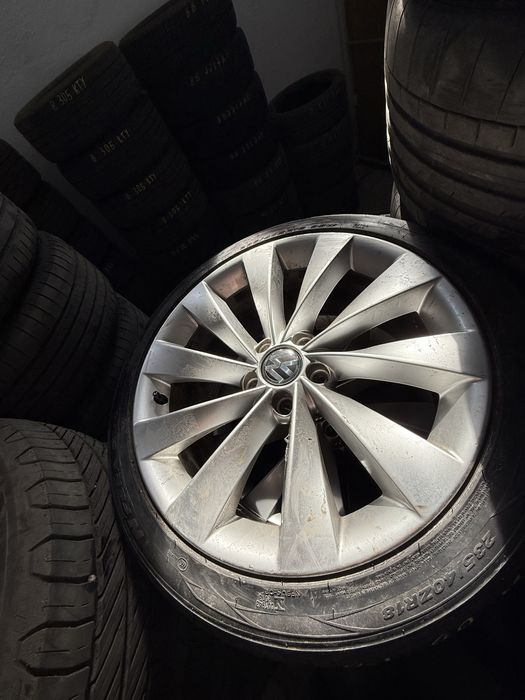 235/40/18 Anvelope  vara 4 buc