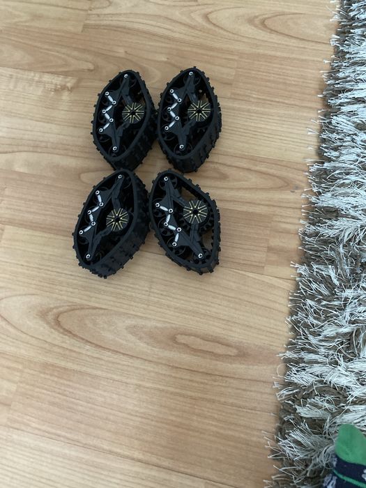 Masinuta cu telecomanda cu roti shine schimbatoare