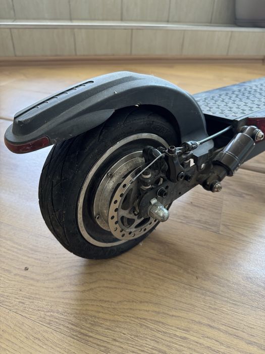 Срочно продам электро самакат JOYOR