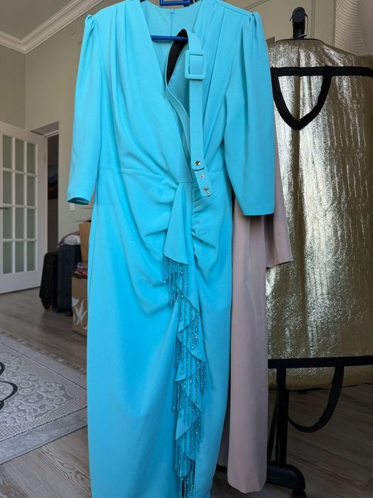 Вечерние разные платья