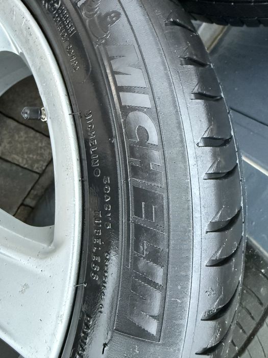 audi a4 2017г  Оригинални летни гуми 18 цола 225/50/18 - 350€