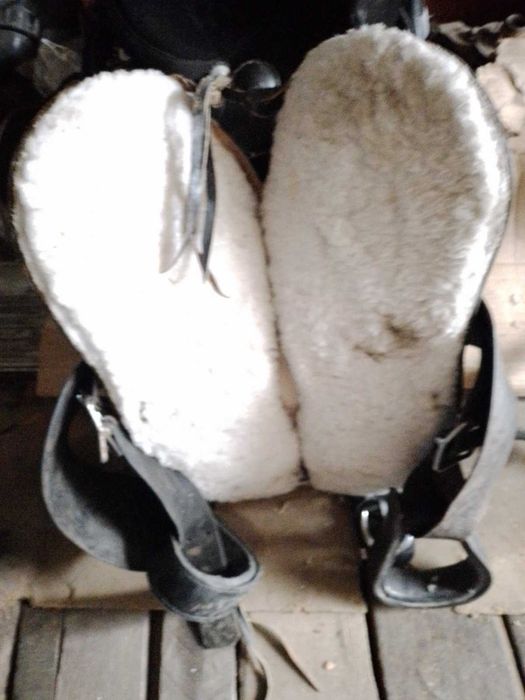 Седло за езда...