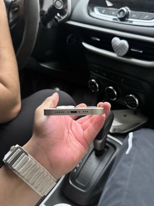 iPhone 13 bez imei