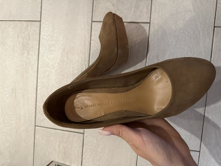 Продам ботинки фирмы Benetton
