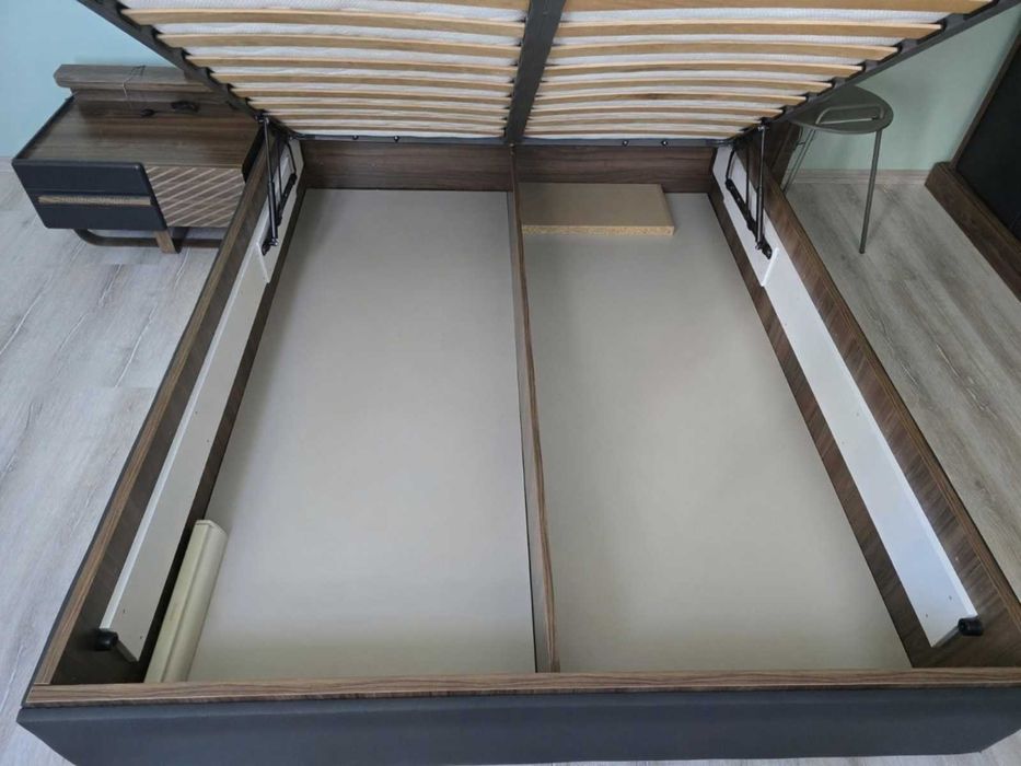 Дава се под наем Тристаен апартамент в Пловдив, Център - 130 кв.м за 714 € - Снимка #3