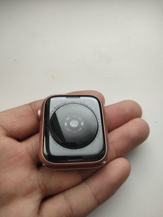 Apple watch se 44мм  60 000тг