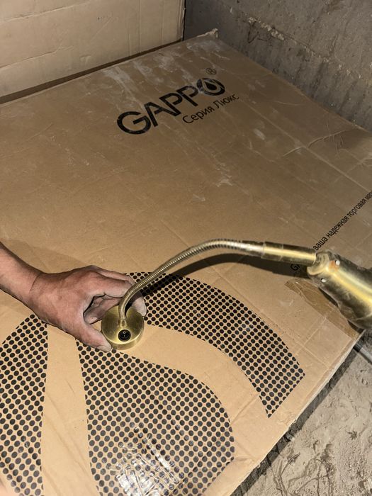 Devor lampa  xonalar devoriga yangi ochilmagan