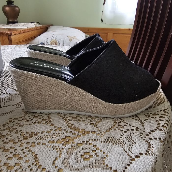 Модно дамско сабо