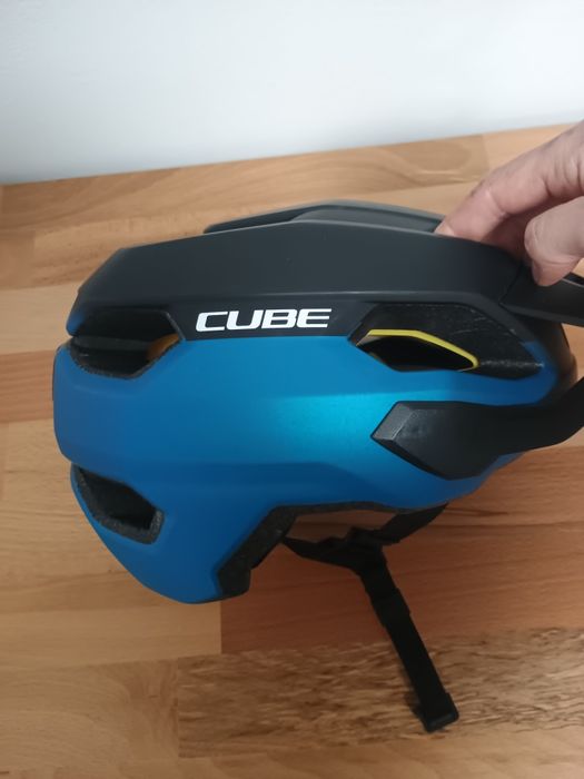 Велосипедна каска CUBE stray