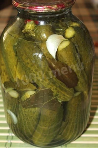 Соленья огурцы двухлитровые и трехлитровые