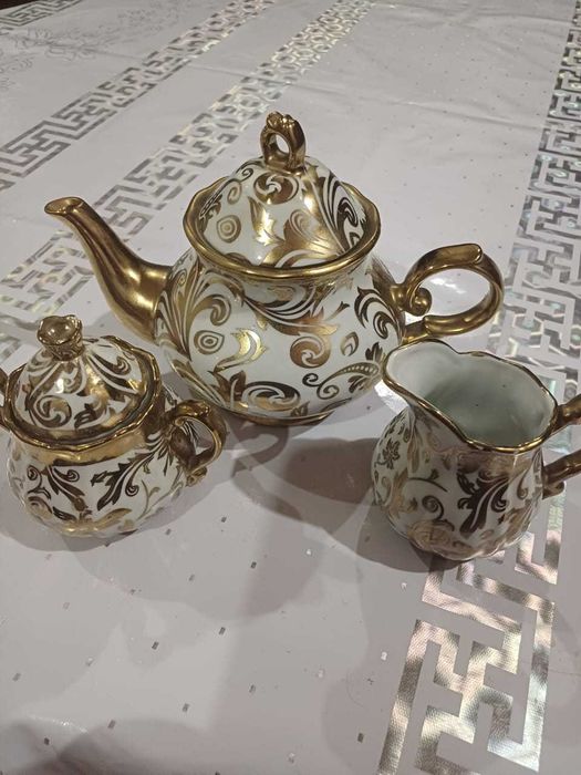 Продам красивый чайный сервиз
