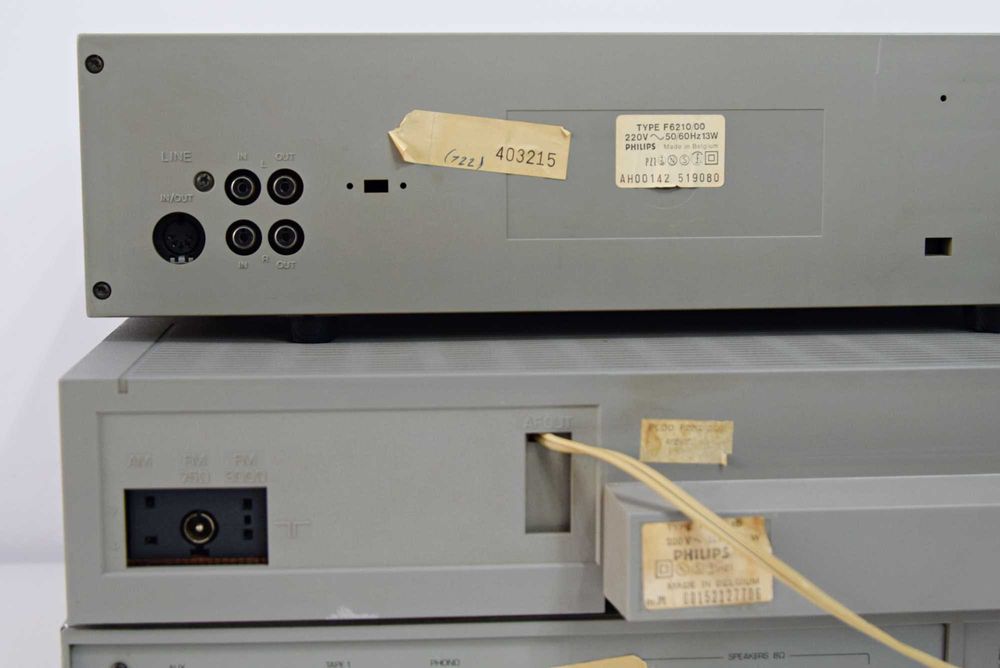 Linie Philips amplificator F 4212 + tuner F 2213 + deck F 6210