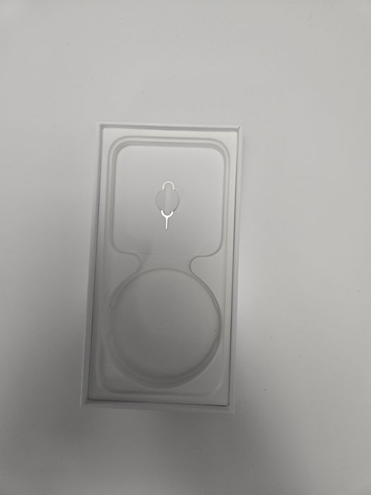 Iphone 15 Pro, inca in garantie, cumparat din Altex Rm. Valcea