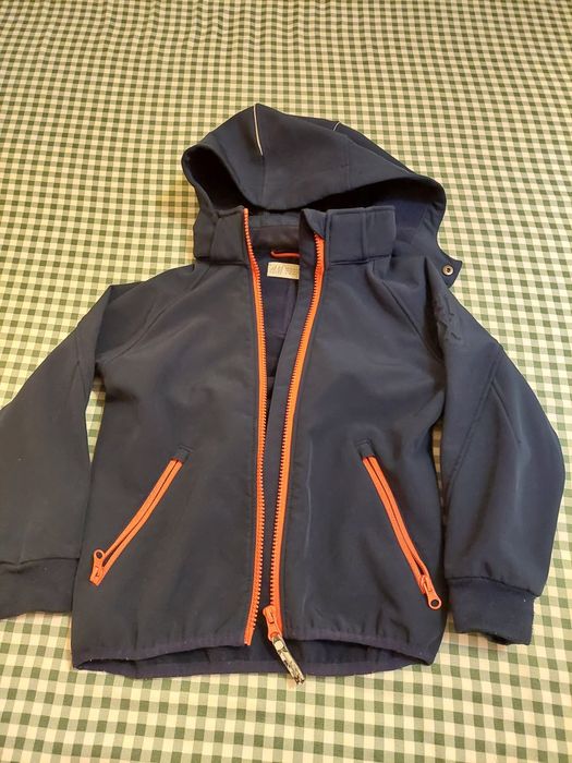 De vânzare geaca antivant, mărimea 110 cm