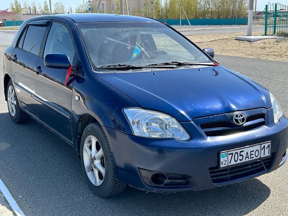 Тойота Королла 2005 года