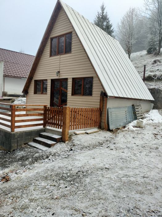 Cabană de Vânzare