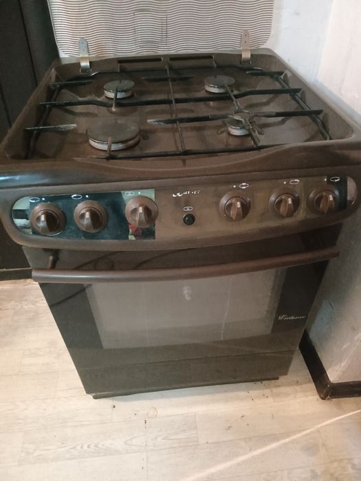 Продам газ плиту Кайзер