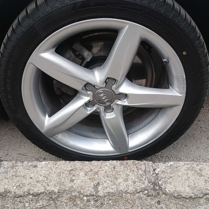Оригинални 18 цолови джанти за Ауди