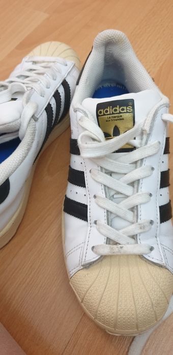 Продаю кроссоыки  Adidas