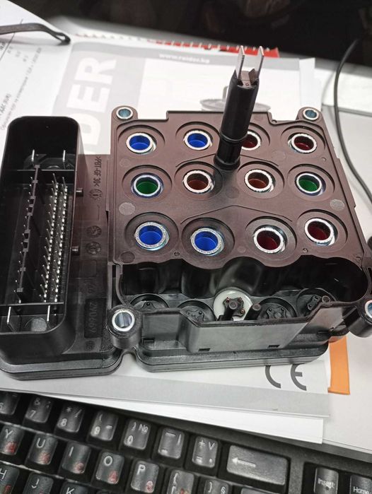 чисто нов ABS МОДУЛ за джип Вранглер с каталожен номер 6804 9852 АВ