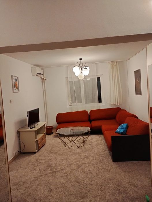 Închiriez apartament 4 camere plopilor Nr.60