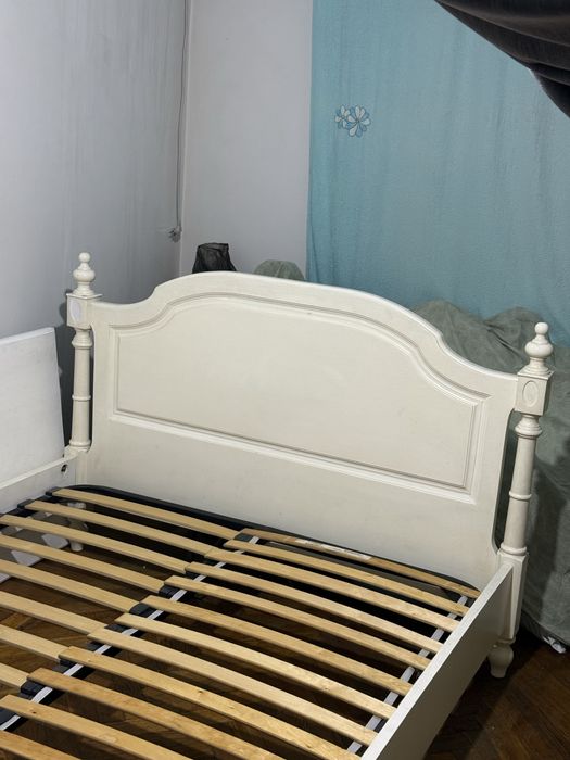 Продам деревяннуню кровать икеа