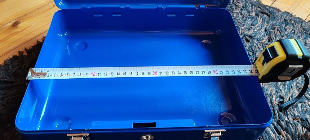 Метални кутии два броя