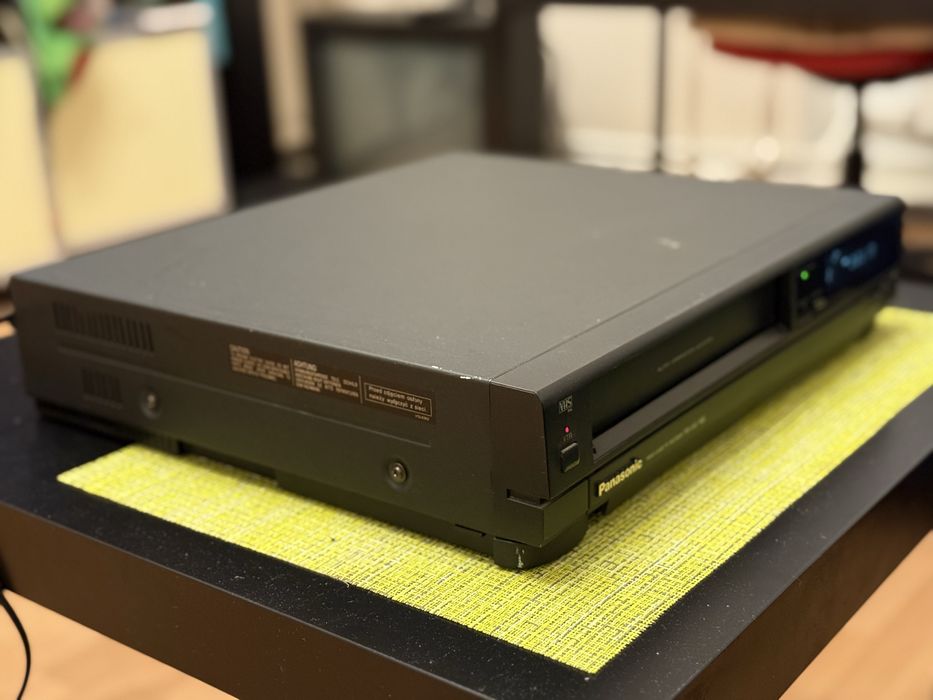 Видеомагнитофон PANASONIC NV-J40 HQ