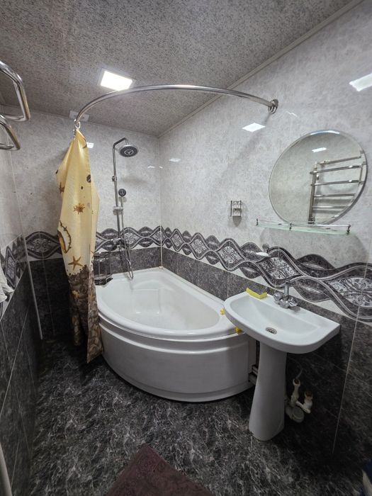 Troxlesnik dom 80 oldida 4 xona 1 etaj