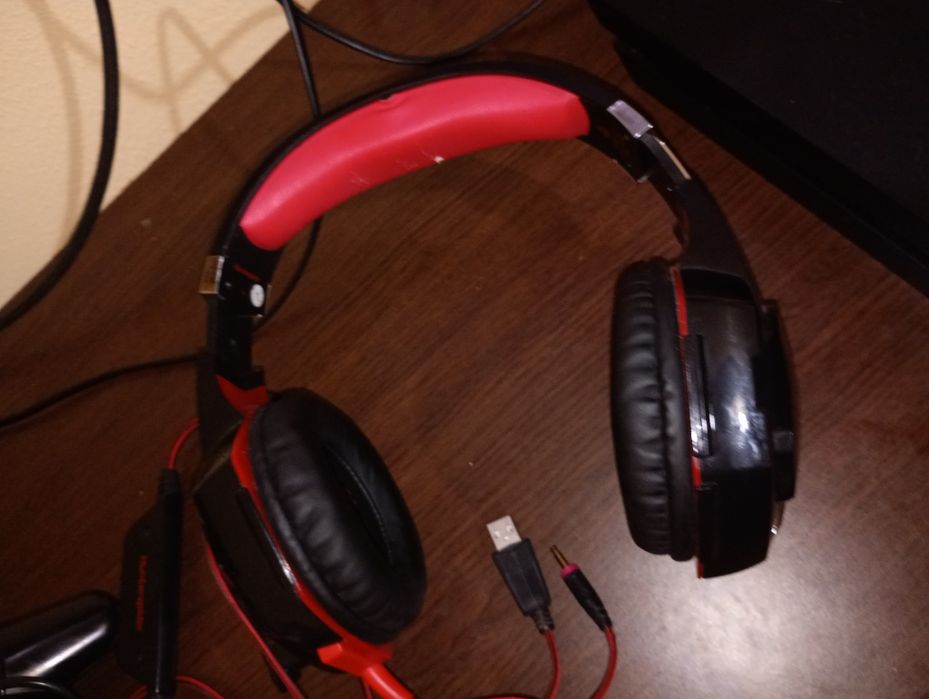 Vand căștii de gaming